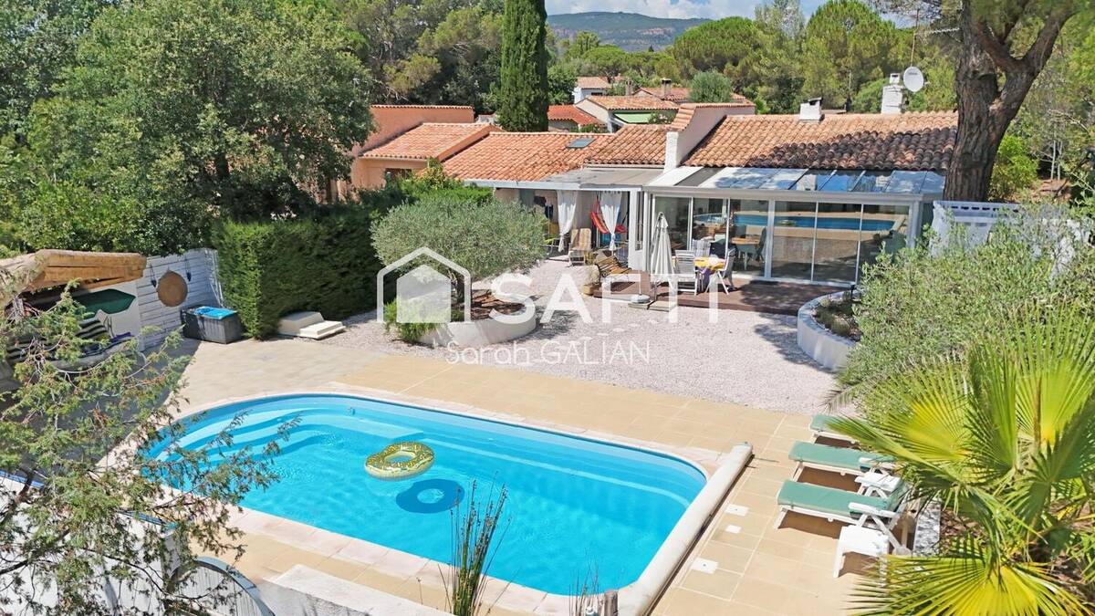 Photo 1 - Maison à ROQUEBRUNE-SUR-ARGENS
