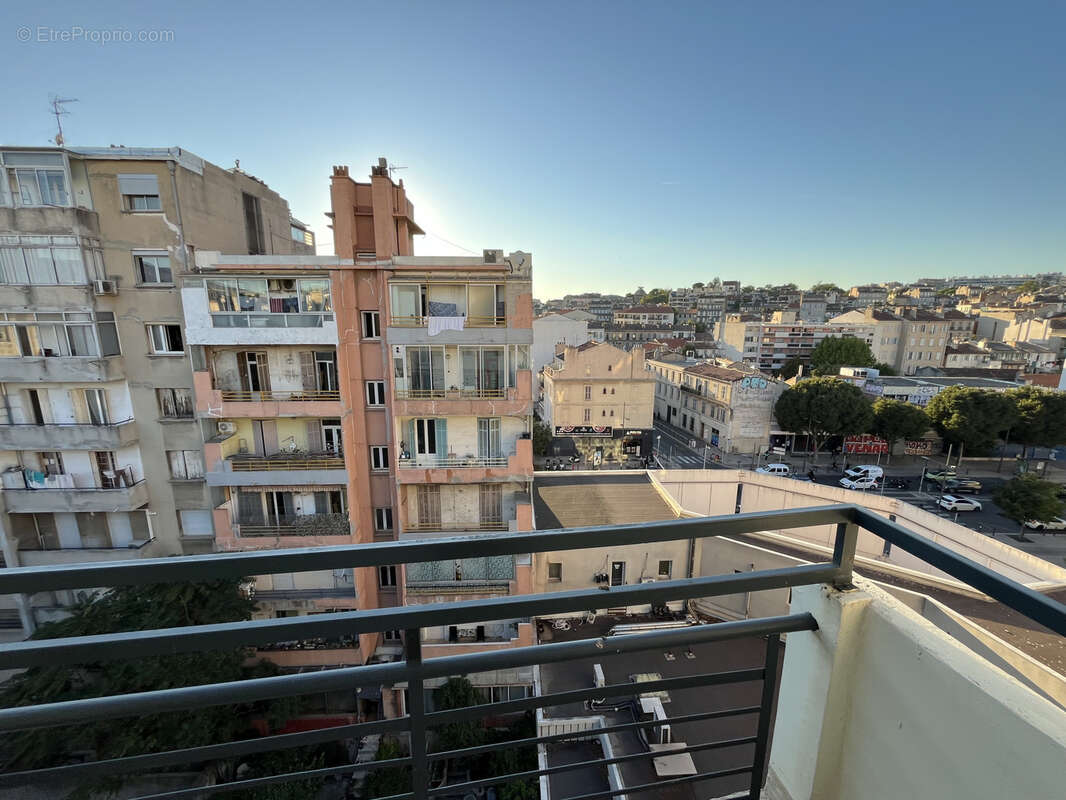 Appartement à MARSEILLE-4E