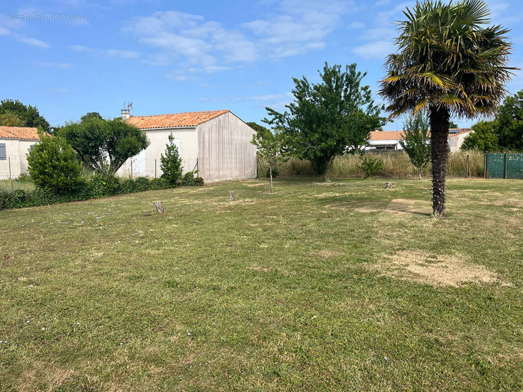 Terrain à SAINT-GEORGES-D'OLERON