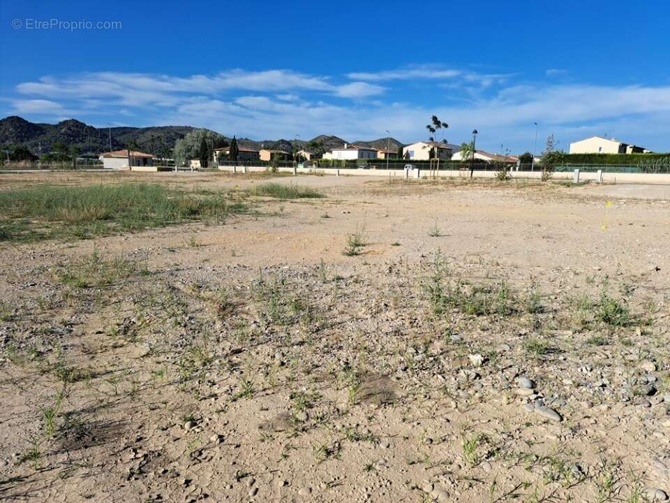 Terrain 360 m² à Peyrolles-En-Provence  - photo 5