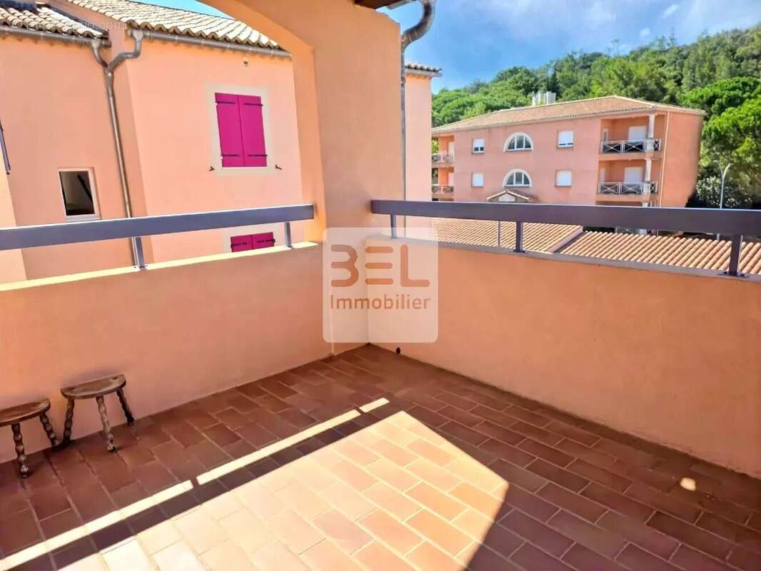 Appartement à BAGNOLS-SUR-CEZE