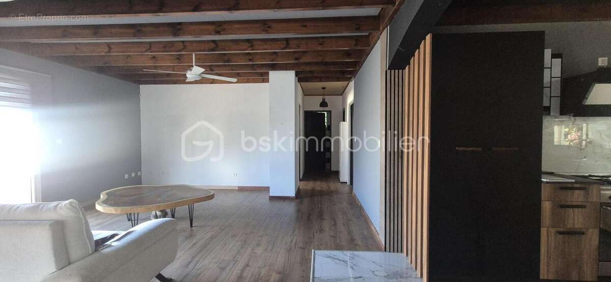 Maison f3 + dépendance locative - centre-ville de saint-philippe - photo 10