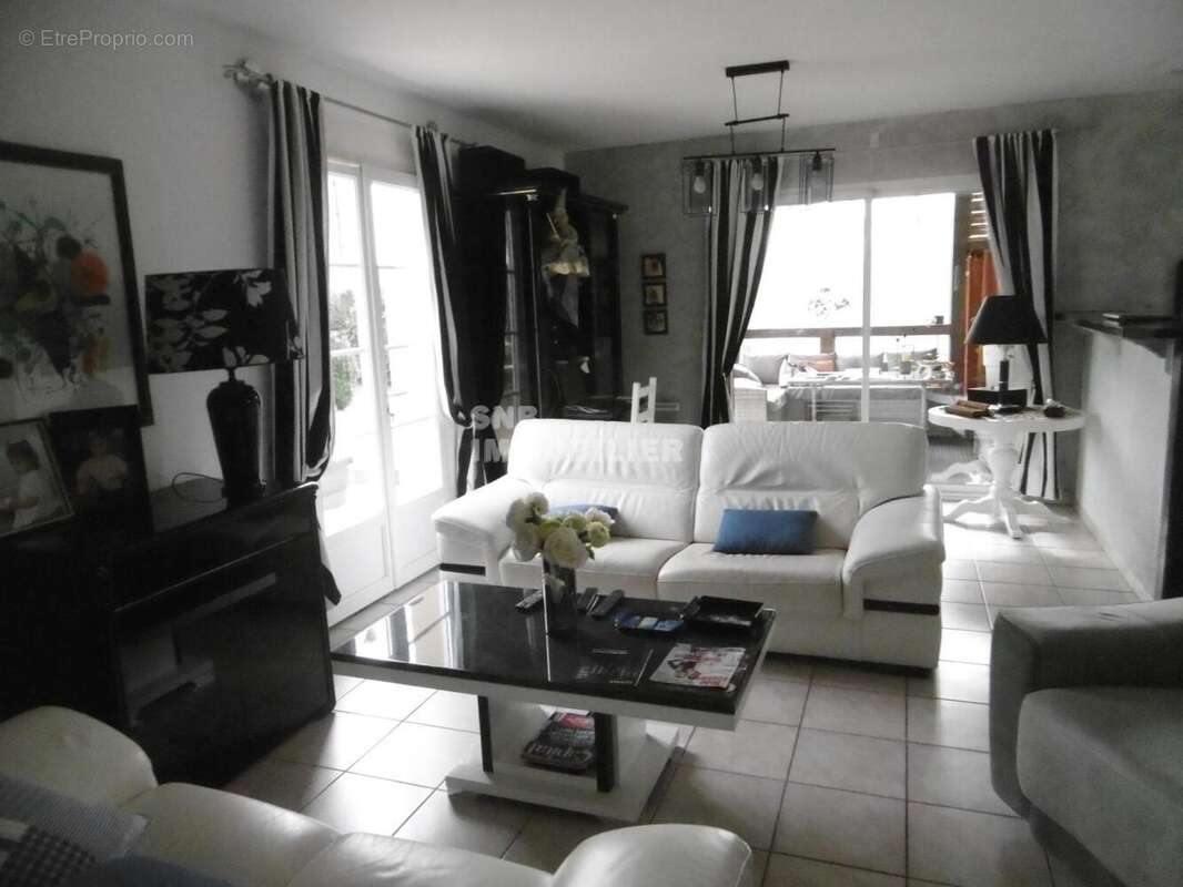 P1000608 - Maison à AGRIS