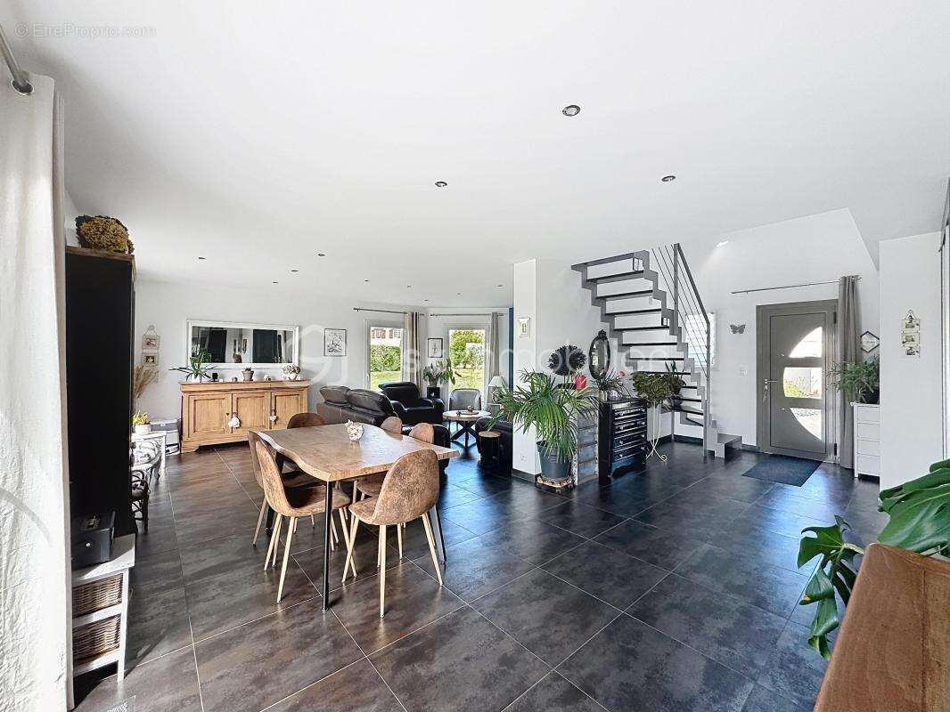 Trés belle et spacieuse maison contemporaine - photo 8