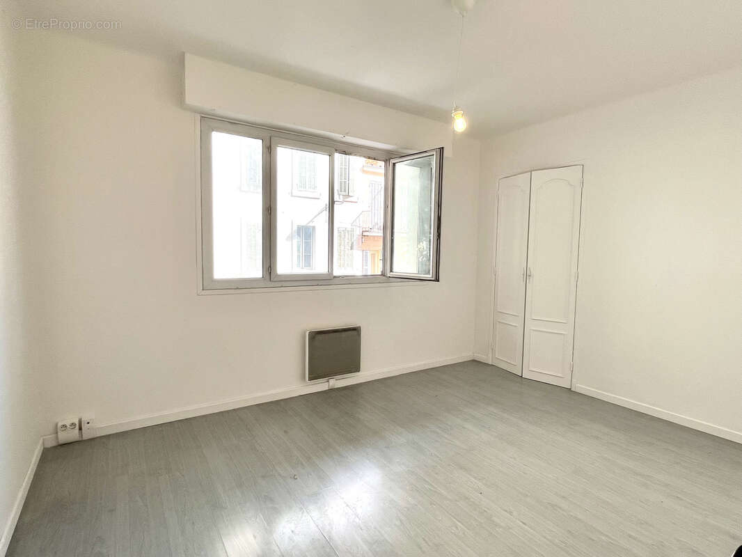 Appartement à MARSEILLE-5E