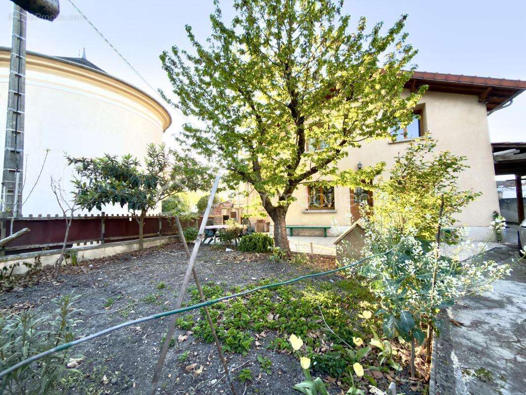 Belle maison familiale 6 pièces avec jardin - photo 3