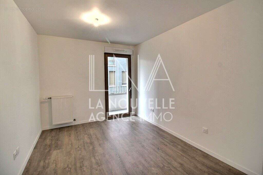 Appartement à LES LILAS