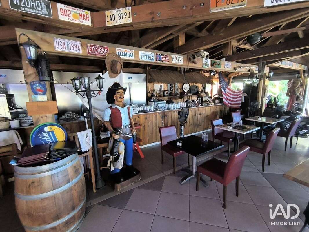 Photo 2 - Commerce à SAINT-PIERRE