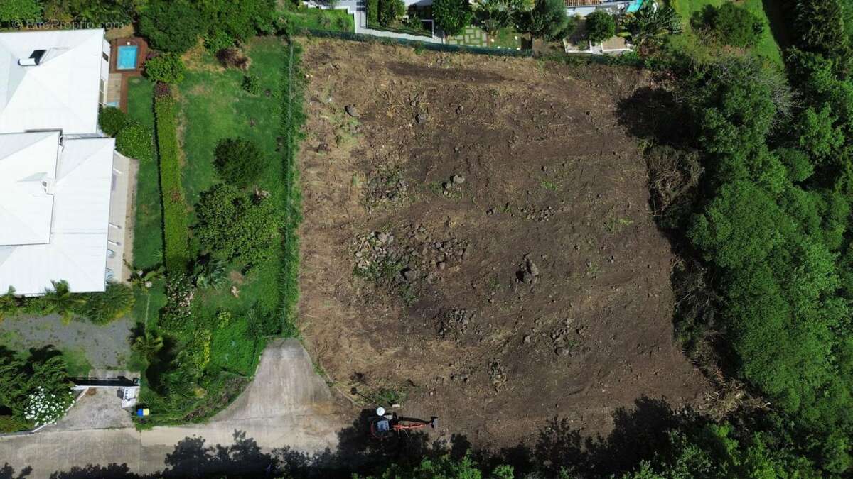 Terrain à CASE-PILOTE