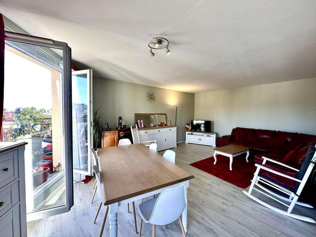 Appartement à CORBEIL-ESSONNES