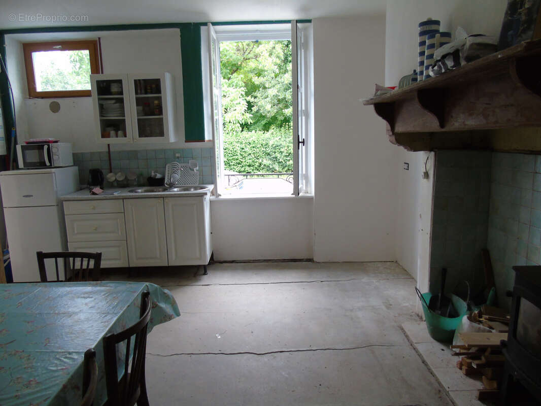 Maison à LA CROISILLE-SUR-BRIANCE