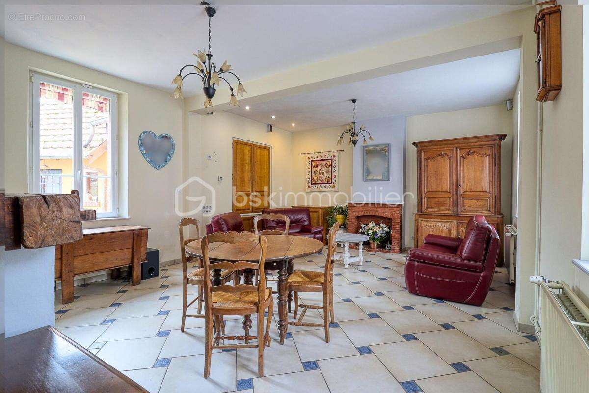 Maison à GRANDVILLIERS