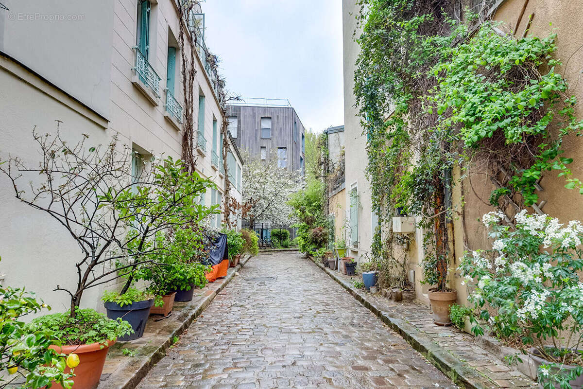 Appartement à PARIS-14E