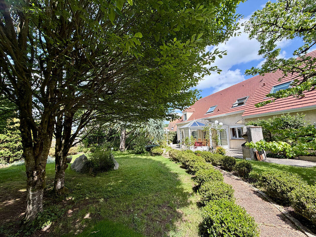 Maison à LES ESSARTS-LE-ROI