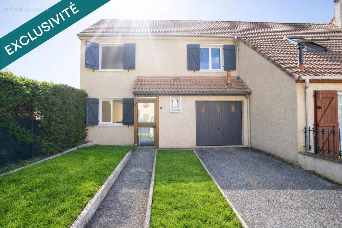 Photo 1 - Maison à DECINES-CHARPIEU