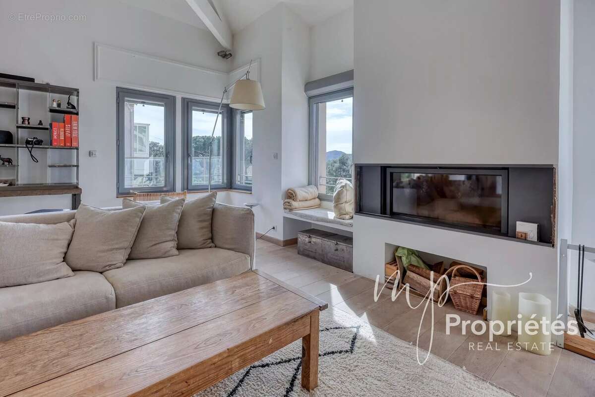 Maison à BORMES-LES-MIMOSAS