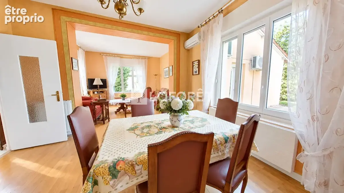 Montchat - Maison T4 - jardin - 118 m² - Garage double - photo 5