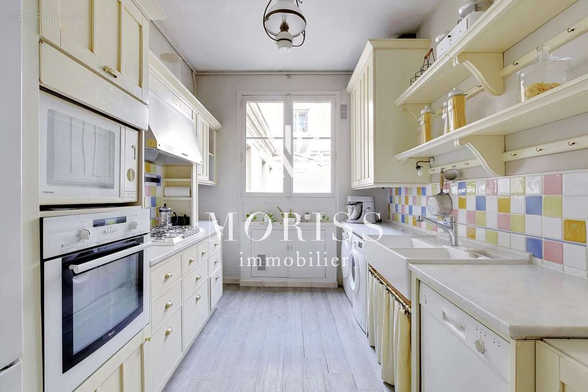 Appartement à PARIS-17E