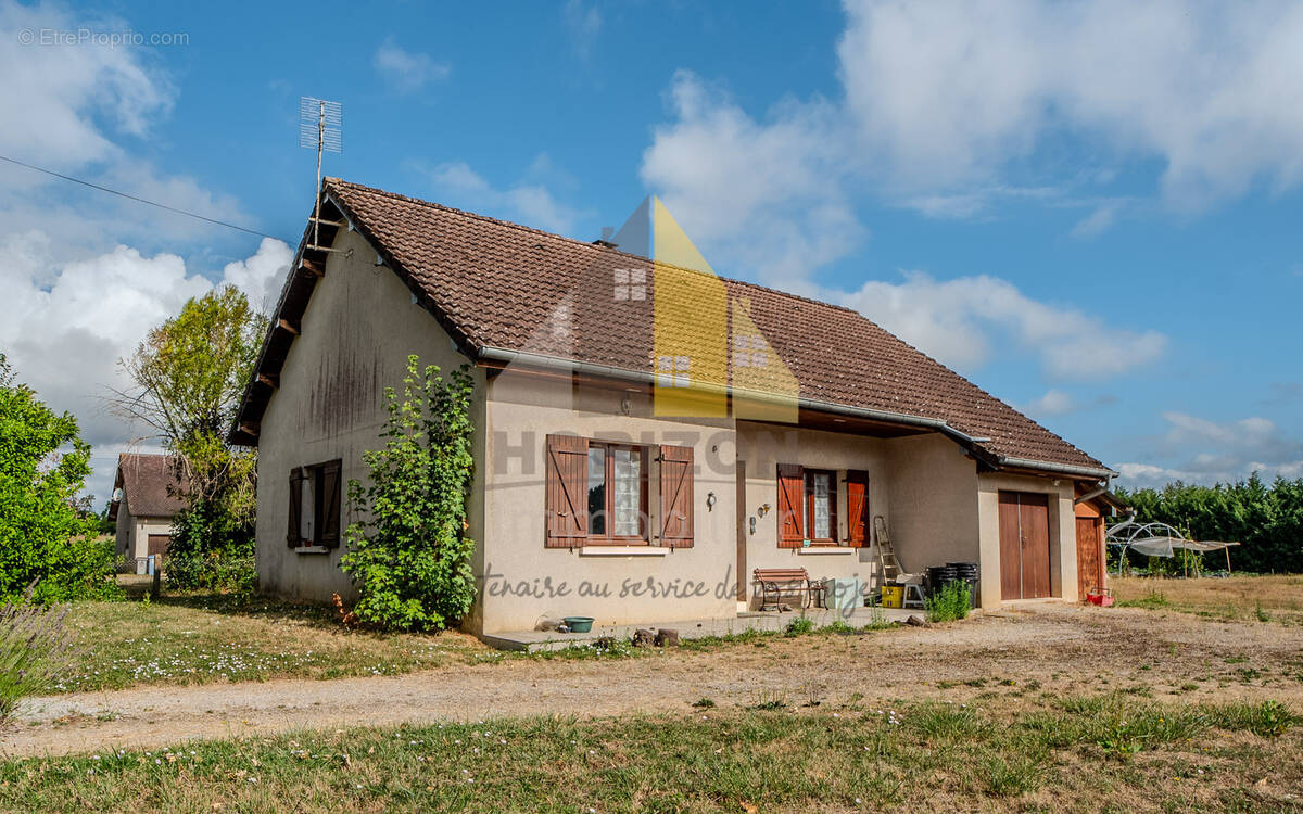 Maison à LARNAUD