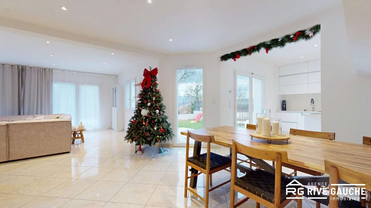 Maison à SALAISE-SUR-SANNE