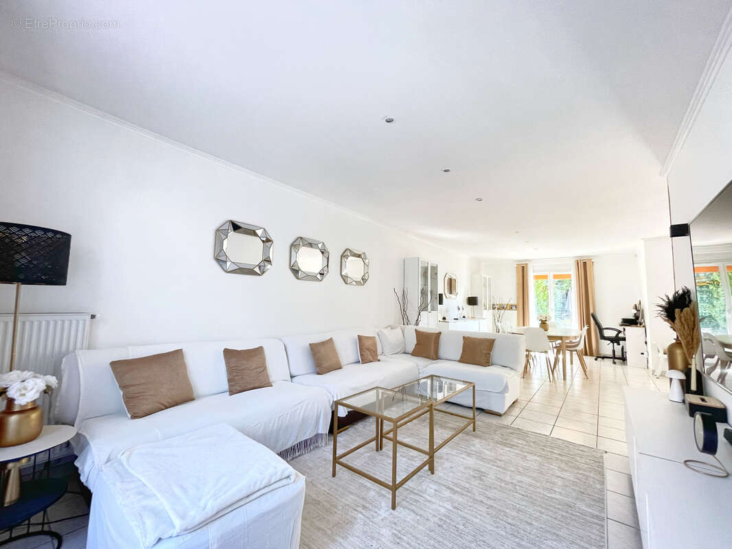 Maison à VAULX-EN-VELIN