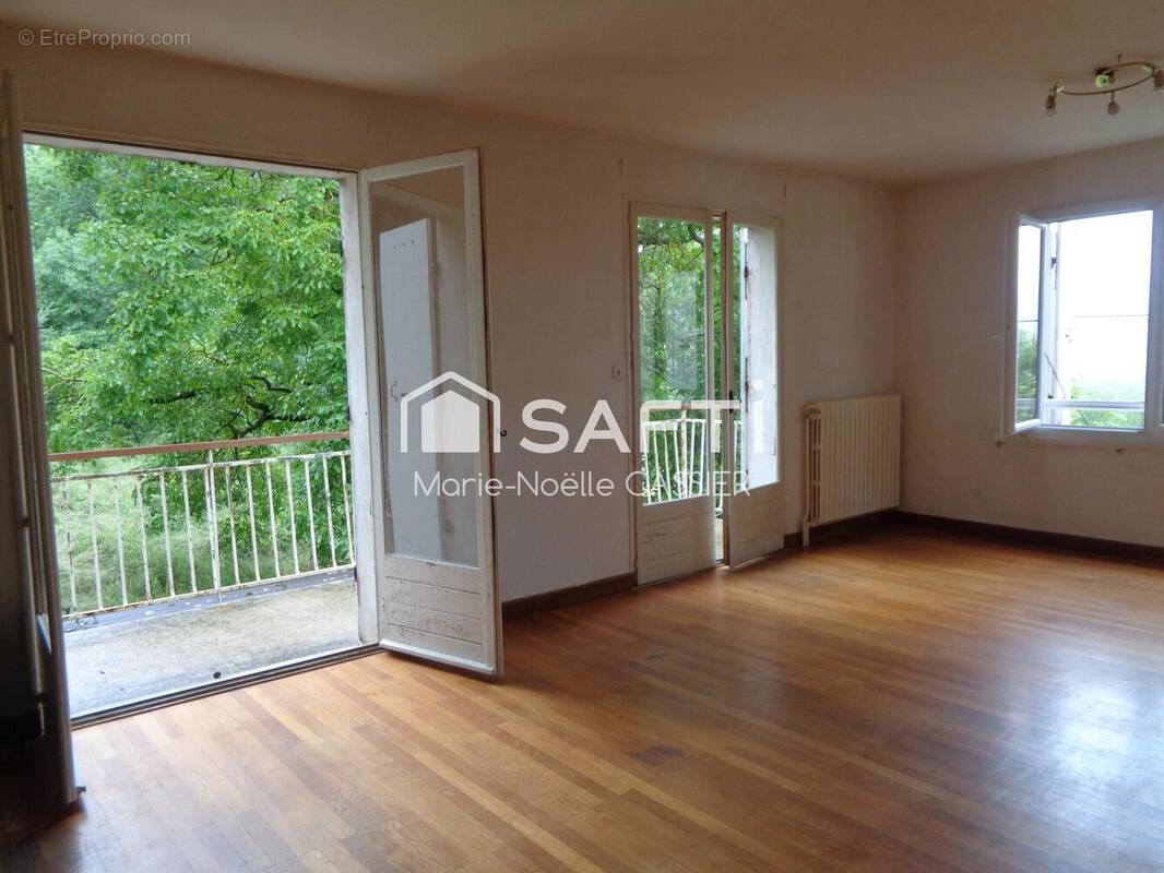 Photo 1 - Maison à LE CRESTET