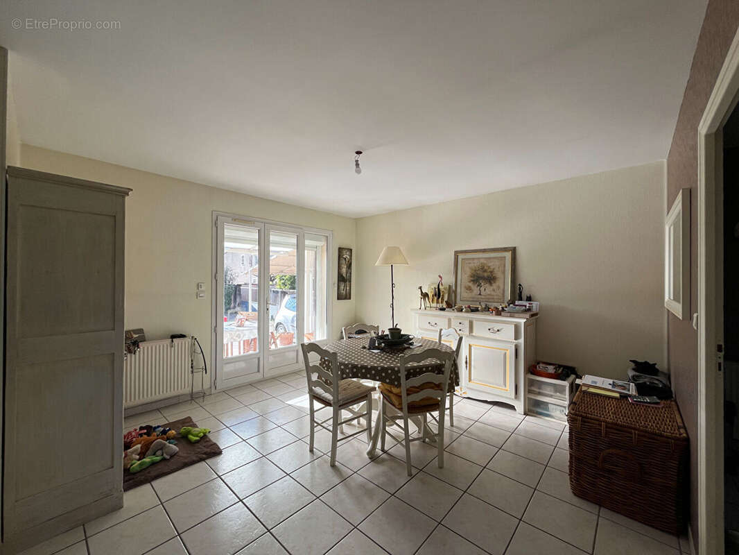 Maison à L'ISLE-SUR-LA-SORGUE