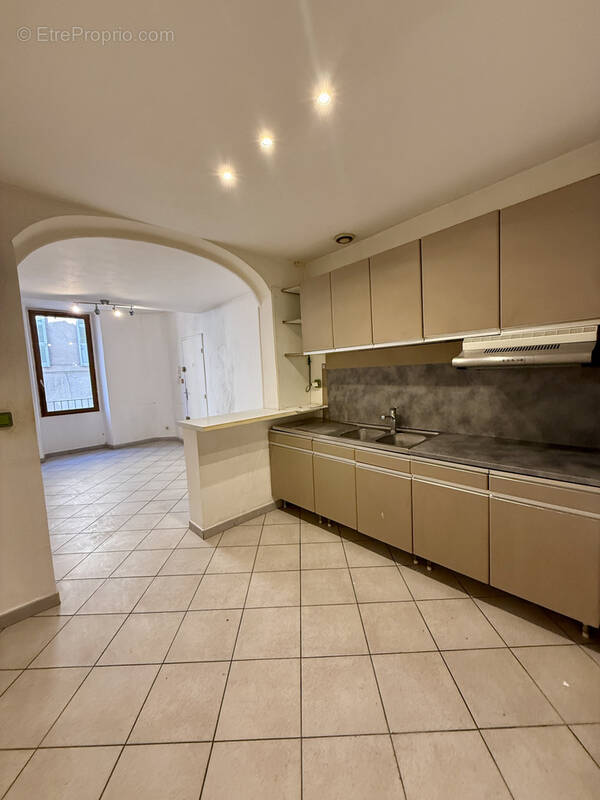 Appartement à ROQUEVAIRE
