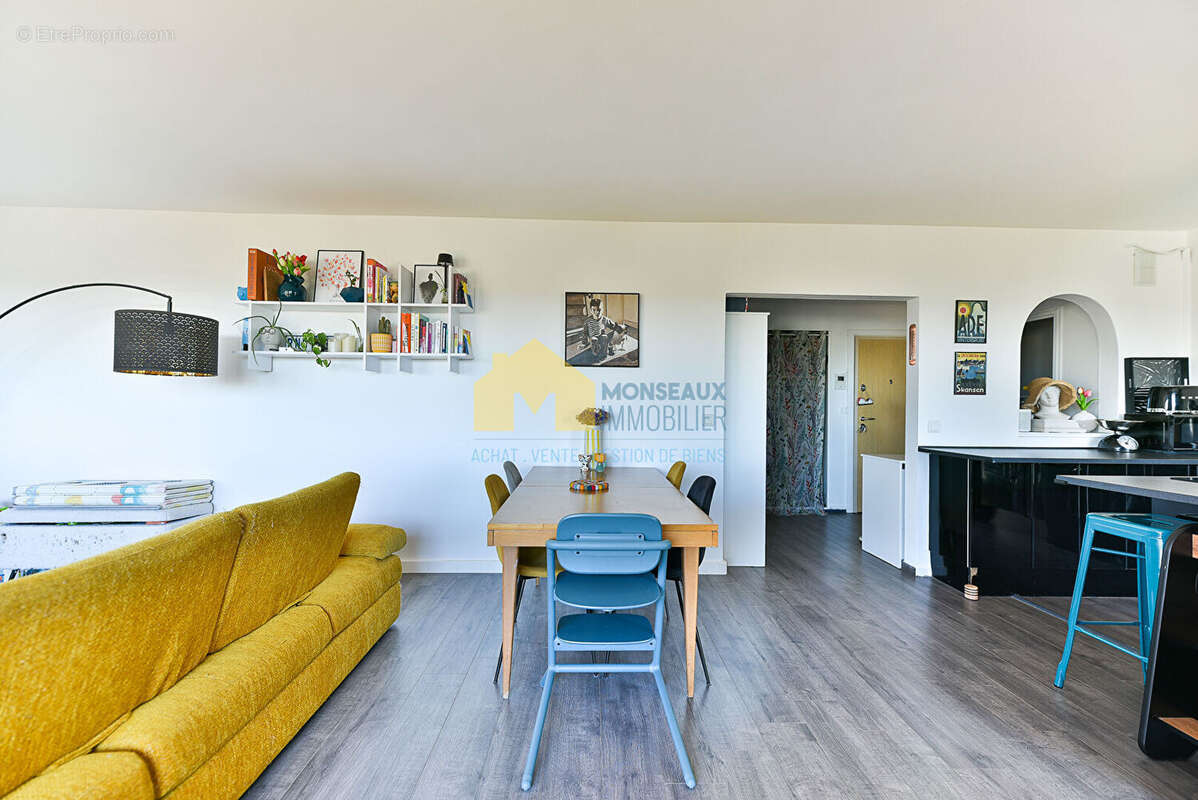 Appartement à FRESNES