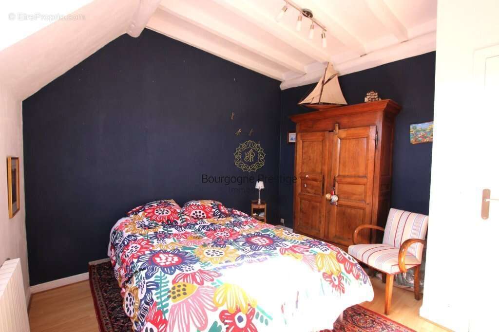 Maison à SAINT-GENGOUX-LE-NATIONAL