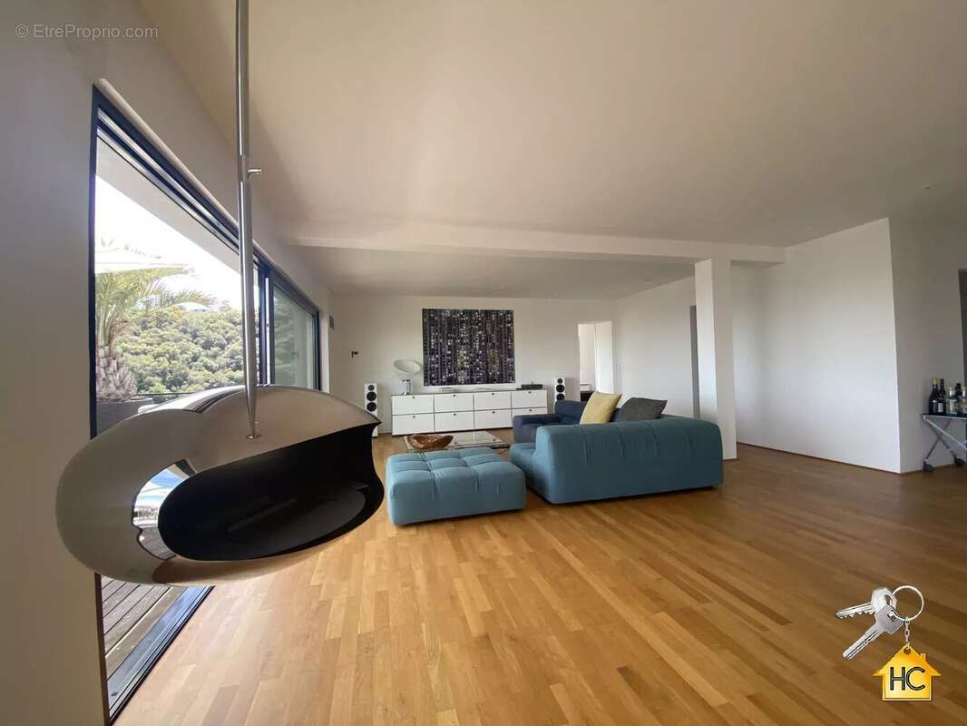 Maison à VALLAURIS