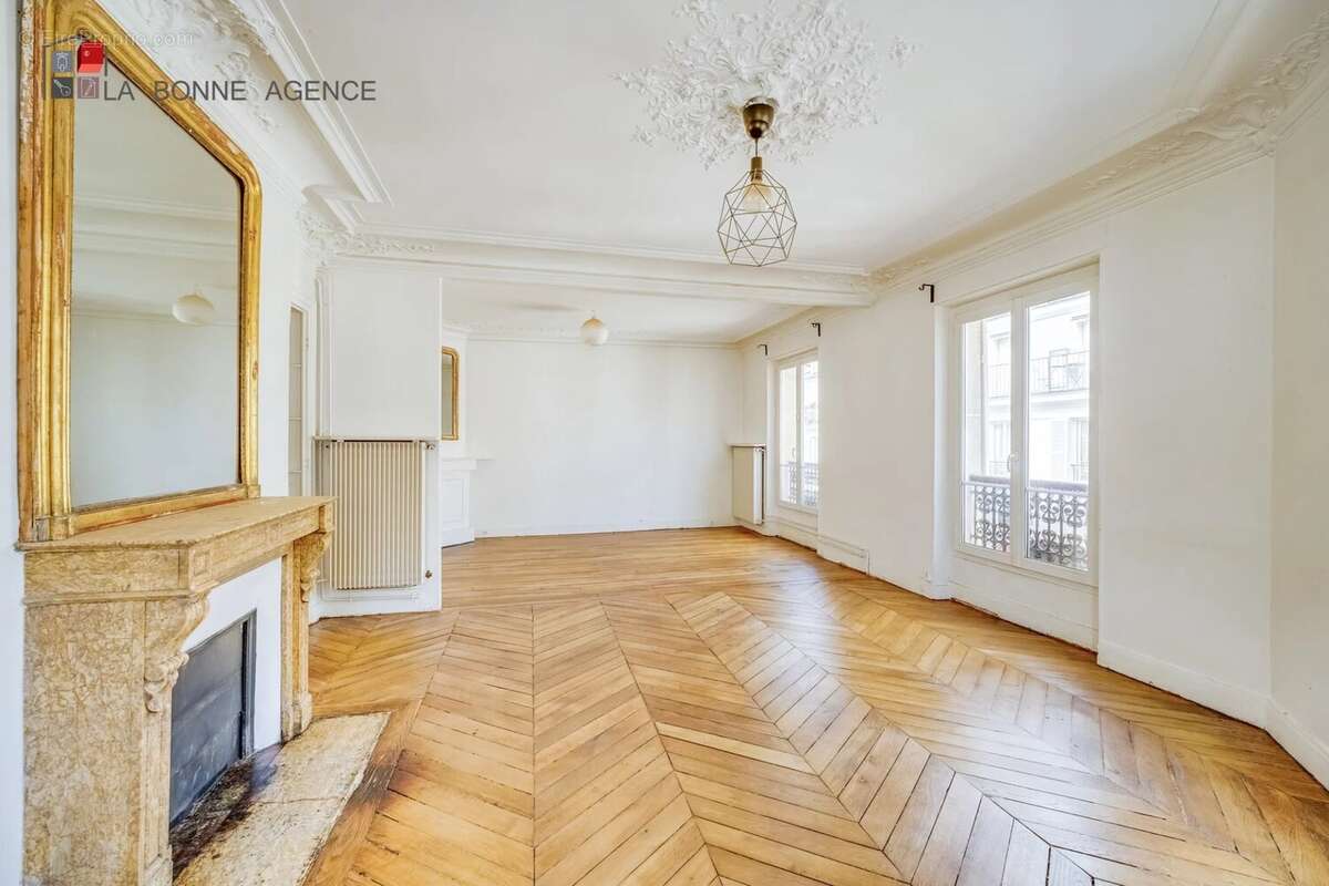 Appartement à PARIS-17E