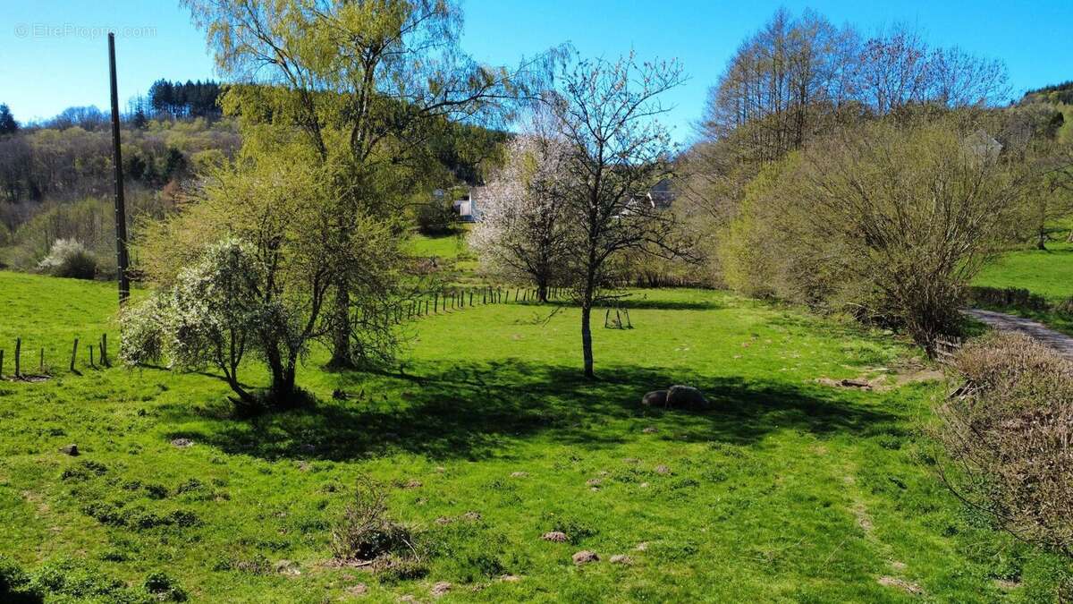 Maison à CUSSY-EN-MORVAN