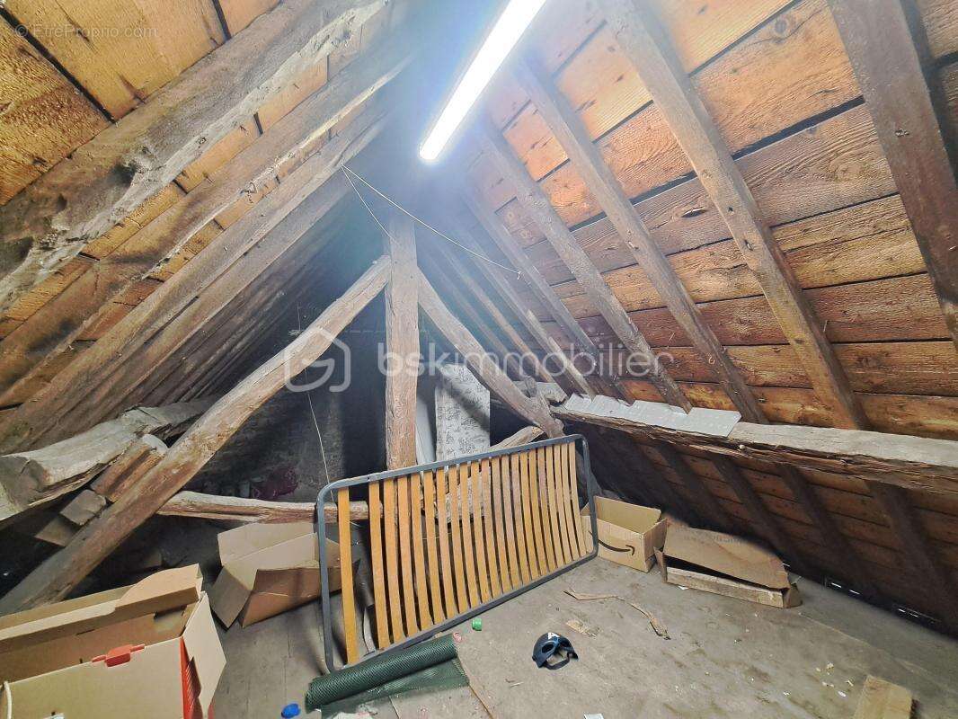 Maison avec garage et cour proche des ecoles et du centre ville d'abbeville - photo 16