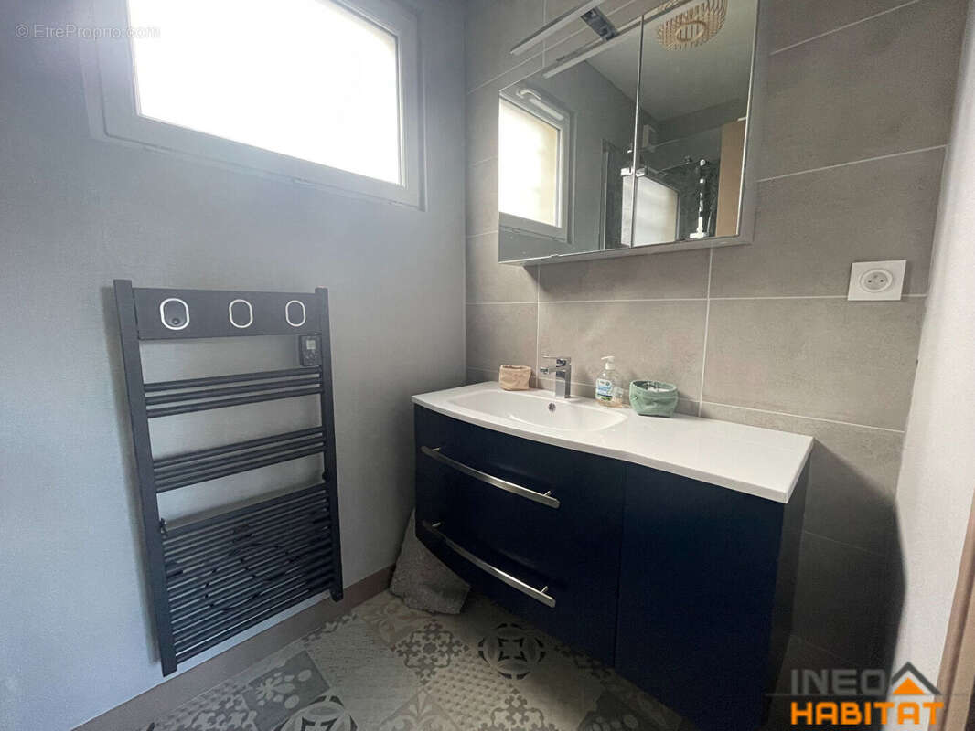 Appartement à LA MEZIERE
