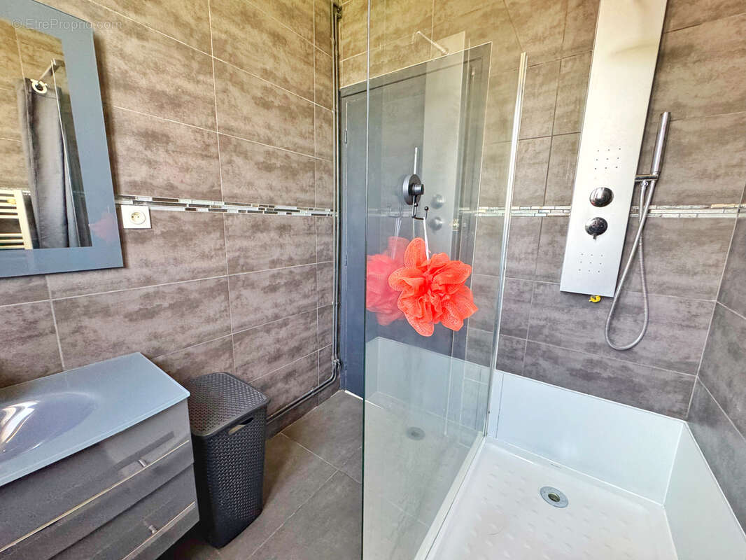Appartement à OULLINS