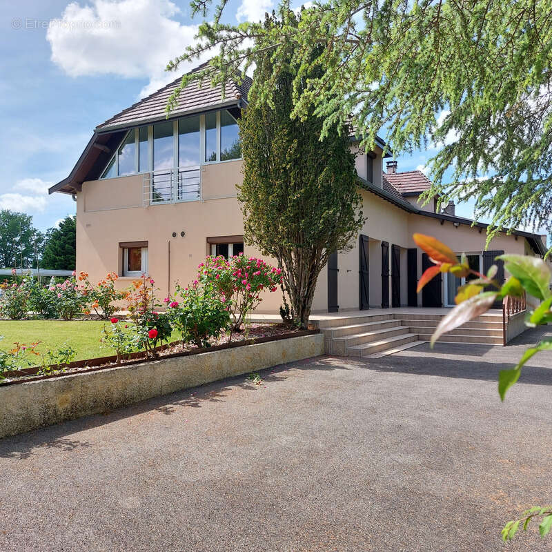 Maison à vendre 13 pièces MONTAUBAN (82), salle de reception, parking, bureaux, cave, dépendances,  parc de 8000m2, 2 entrées in - photo 67