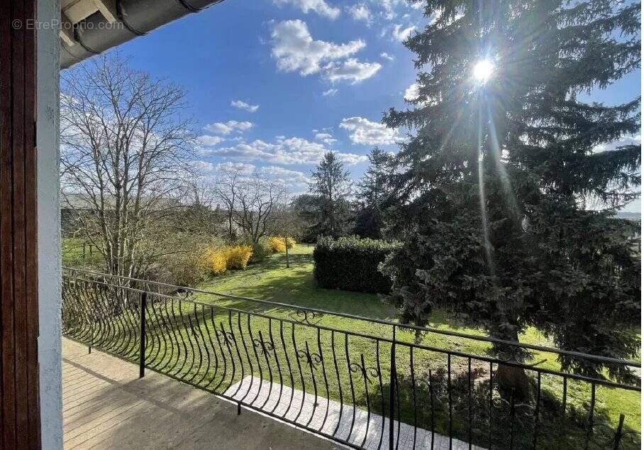 Maison à LIGNY-LE-CHATEL