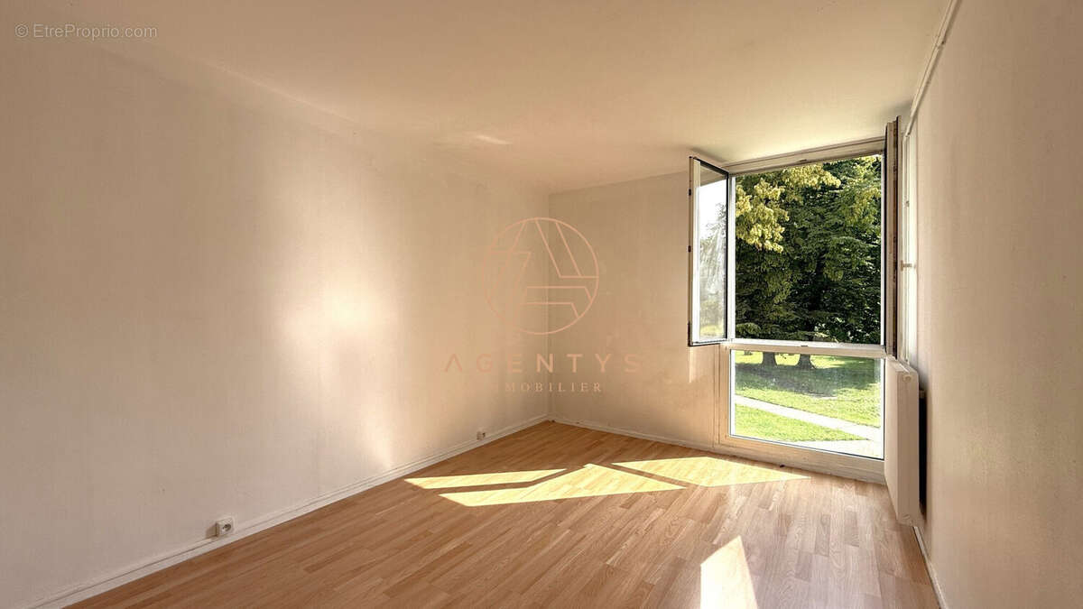 Appartement à LE PLESSIS-TREVISE