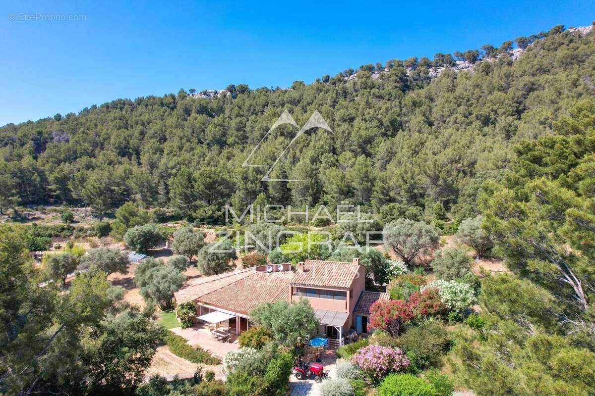 Exclusivité Propriété avec piscine et tennis - photo 14