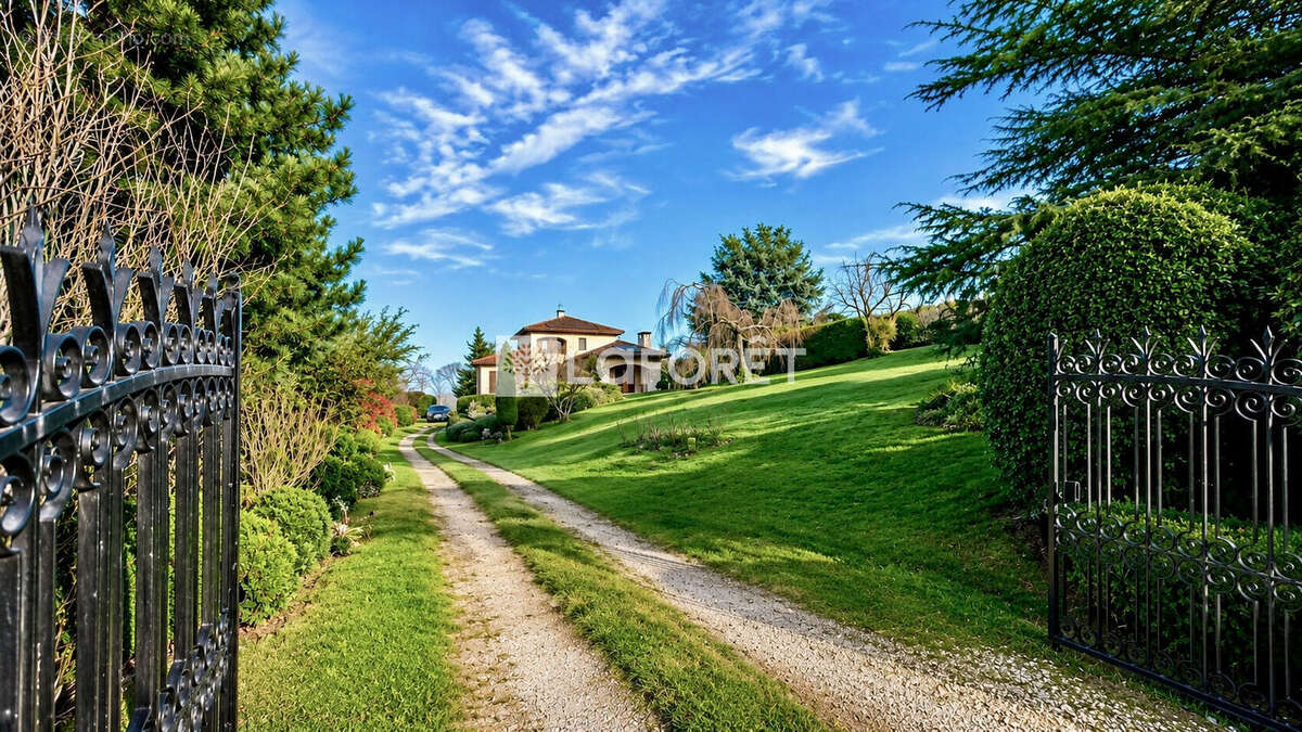 Maison Eveux 4 pièce(s) 130 m2 - 2381m2 terrain - photo 17