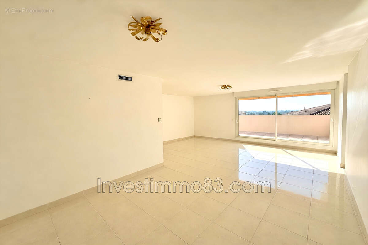 Appartement à HYERES