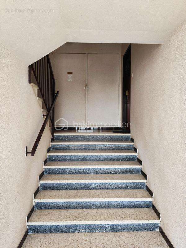 Appartement à SAINT-CYR-SUR-MER