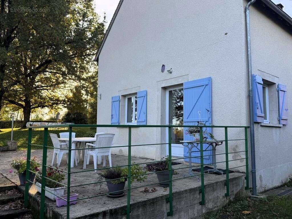 Maison à SAINT-PIERRE-LES-ETIEUX