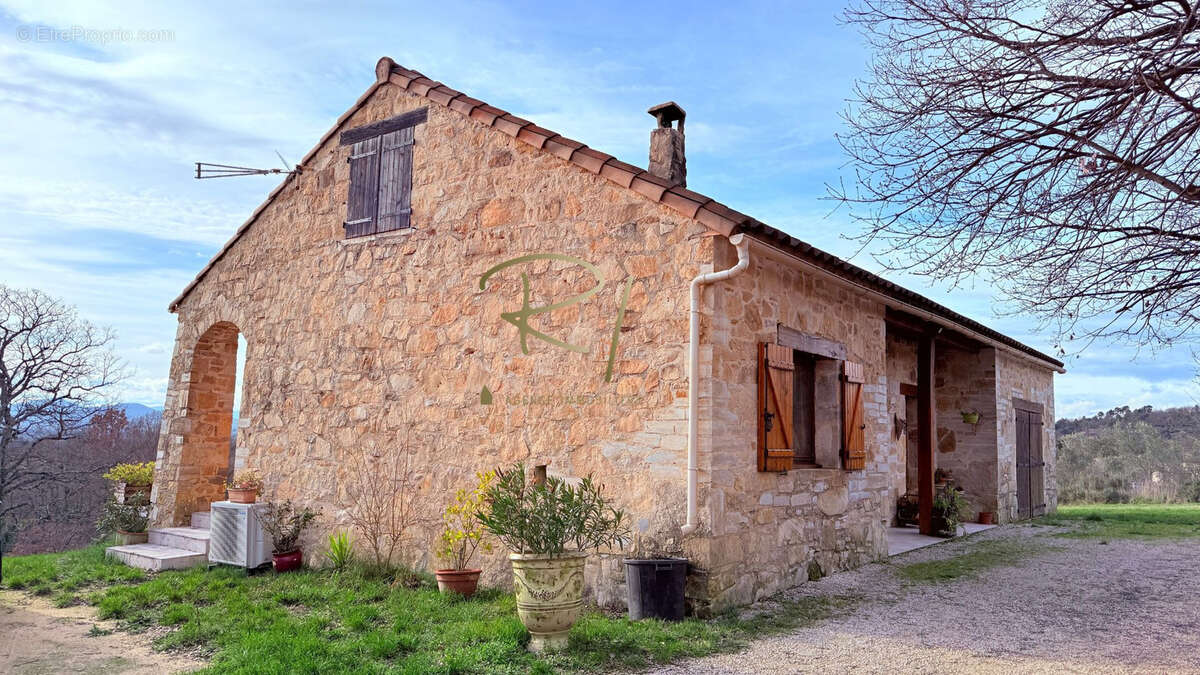 Propriété avec habitation, hangar et 2,7 ha d’un seul tenant Barjac Gard 30 - photo 5