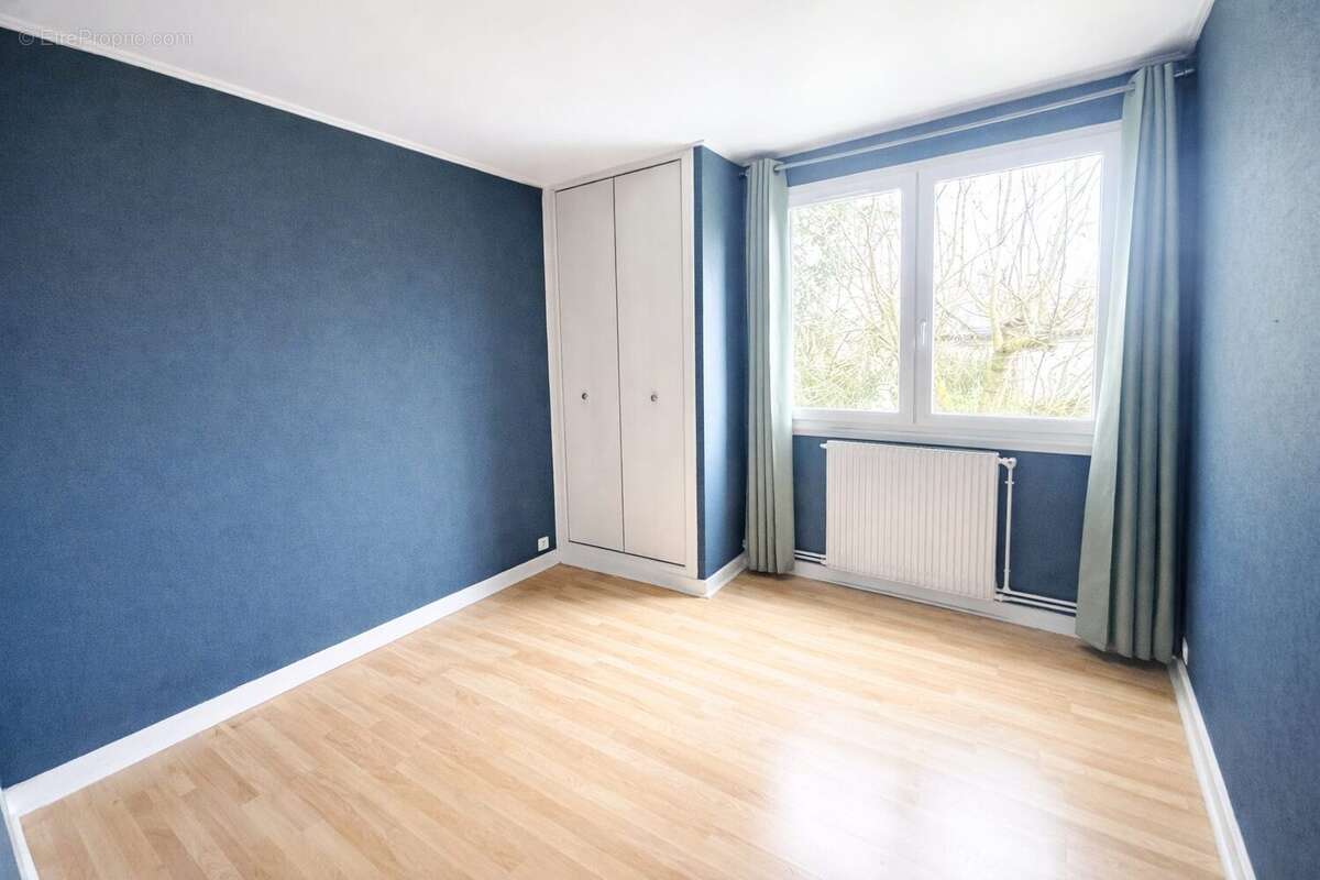 Appartement à SARTROUVILLE