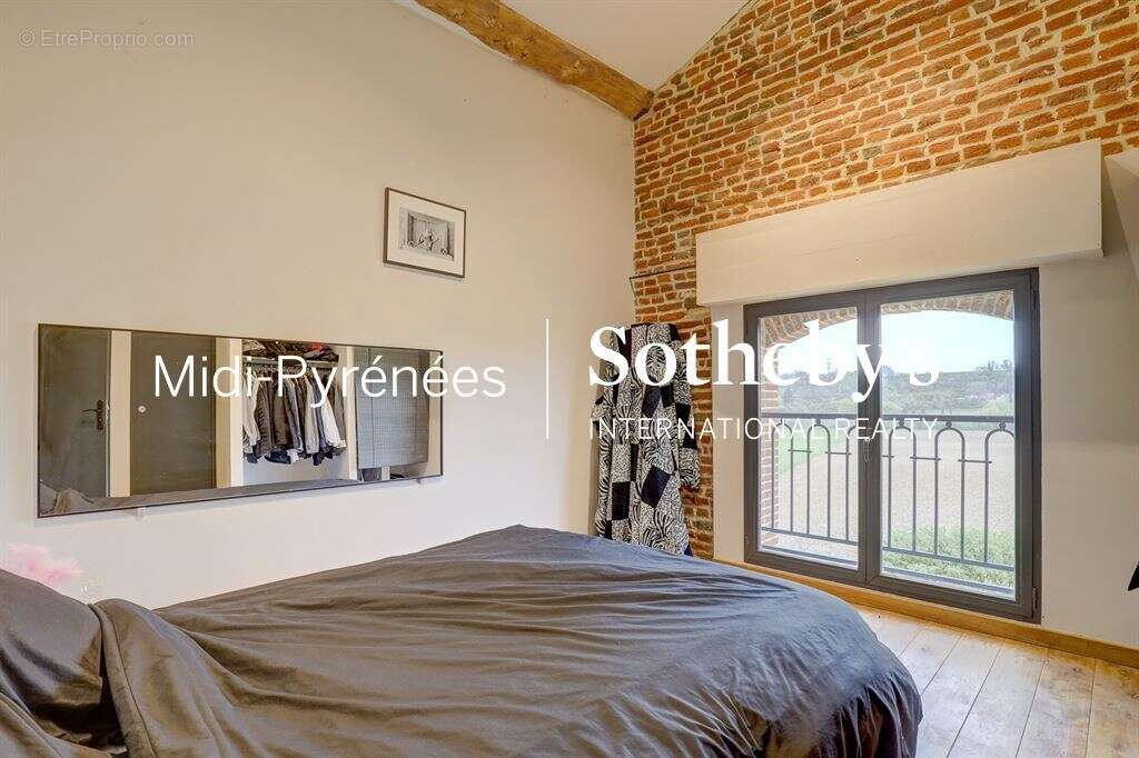 Maison à SAINT-PIERRE-DE-LAGES