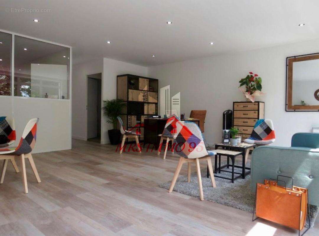 Commerce à LUZARCHES