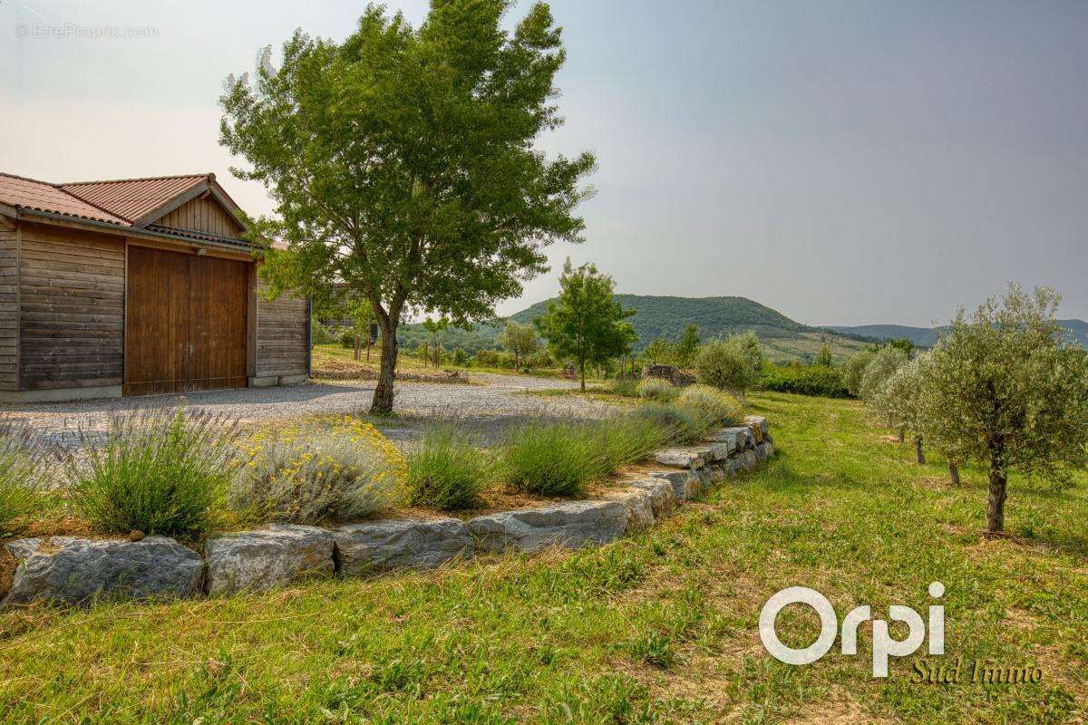 Maison à ALBA-LA-ROMAINE