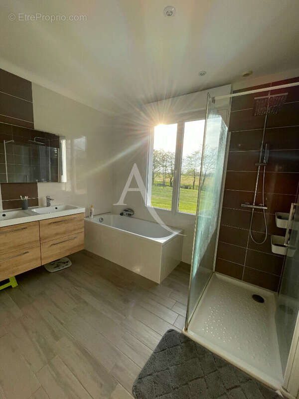 Maison à SAINT-LUMINE-DE-COUTAIS